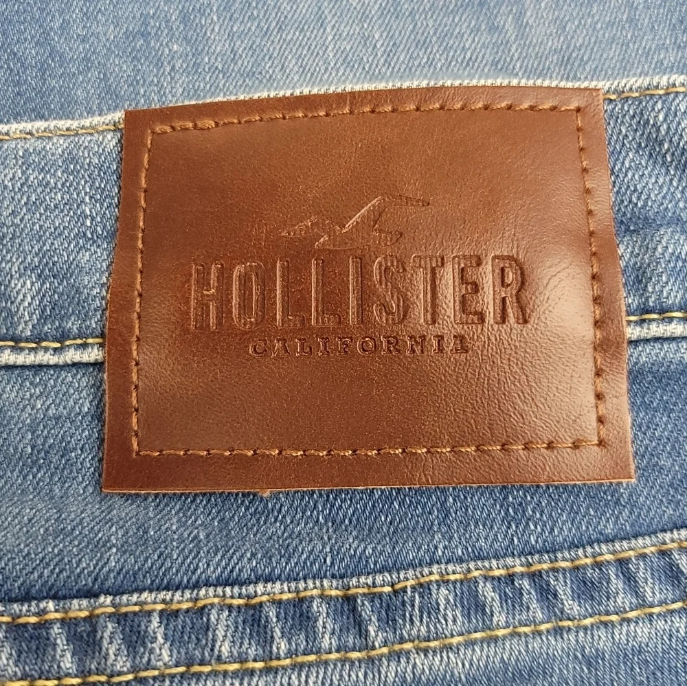 **NWT** Hollister EPIC Flex‎ Medium Wash Slim Straight Jeans
